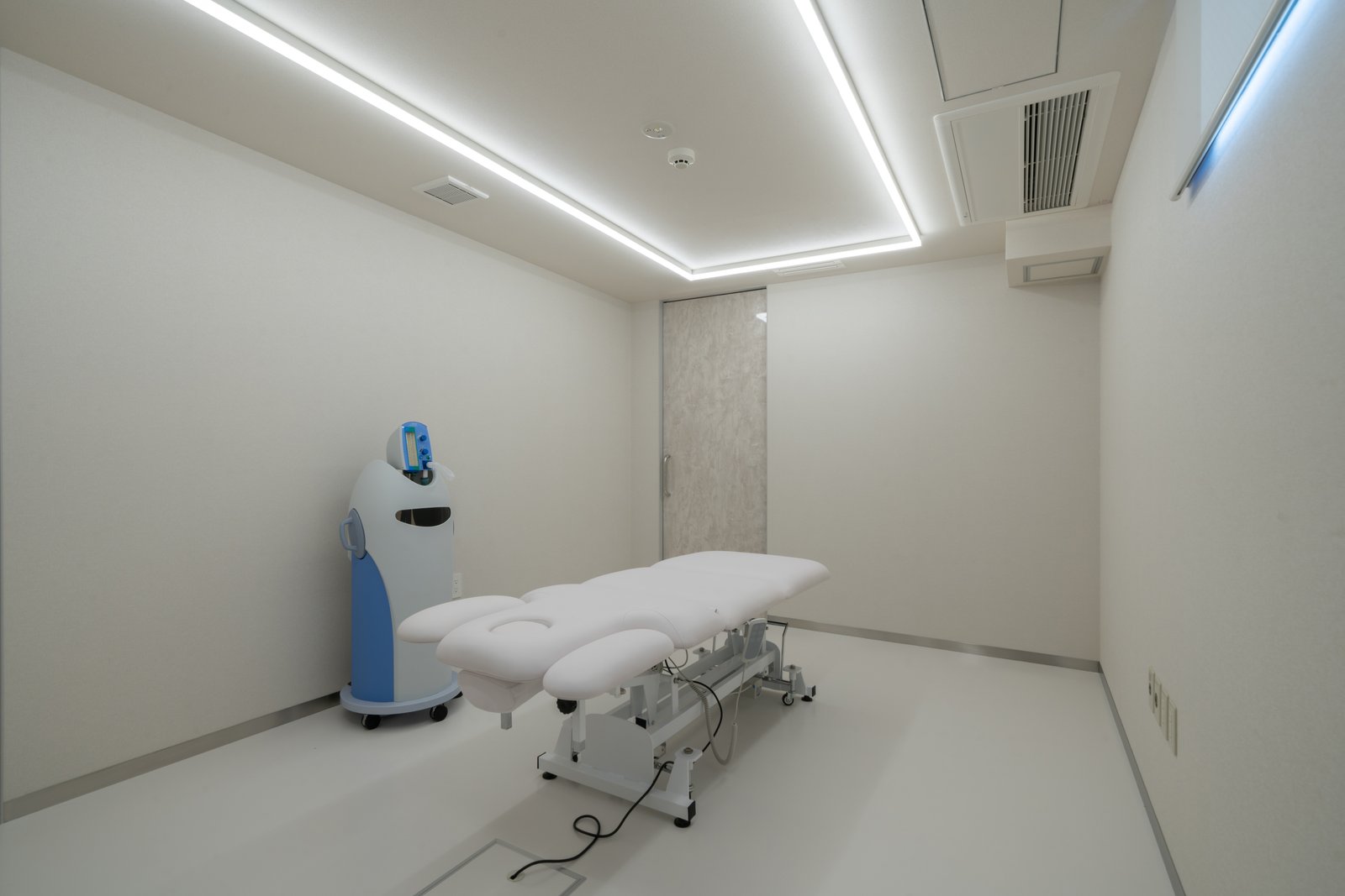 LOUIS CLINIC 施術室